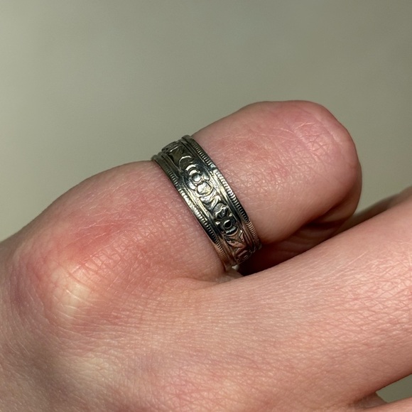 Sterling Silver Antique Engraved Band Ring - Picture 5 of 7